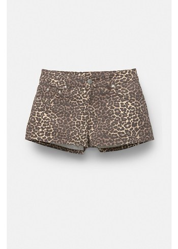 pull bear viral şort leopar desenli yıldız detaylı - Görsel 2