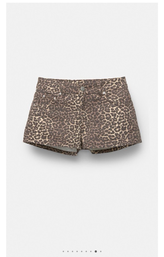 pull bear viral şort leopar desenli yıldız detaylı - Görsel 2