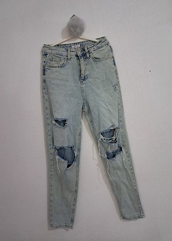 Kadın Mavi Yırtık Denim Pantolon