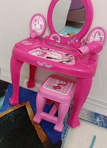 Çocuk makyaj masası 
