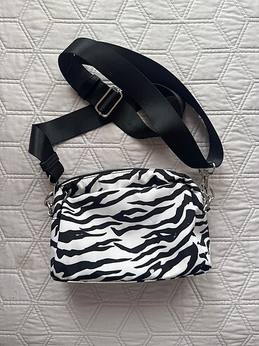 Bershka Bershka zebra desenli çanta