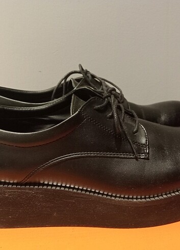 40 Beden Divarese Siyah Deri Kalın Taban Bağcıklı Ayakkabı 