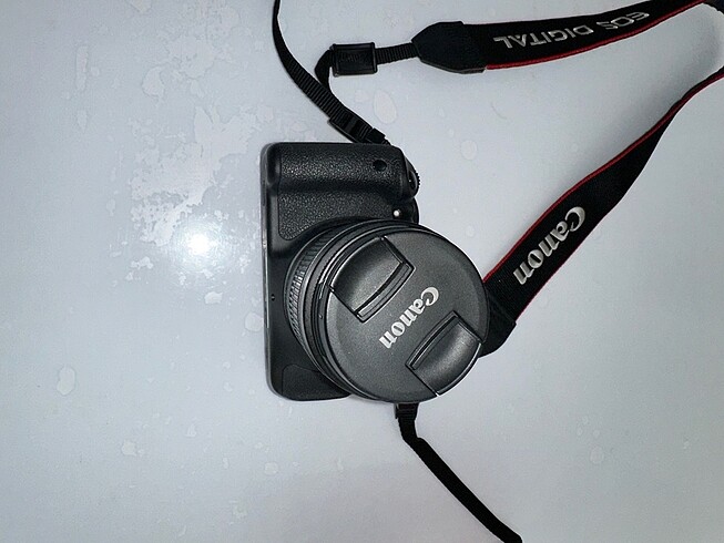 Canon EOS 600 D Fotoğraf Makinesi