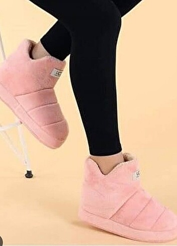 Diğer Pembe ev botu, panduf , renk ve bedenler mevcut