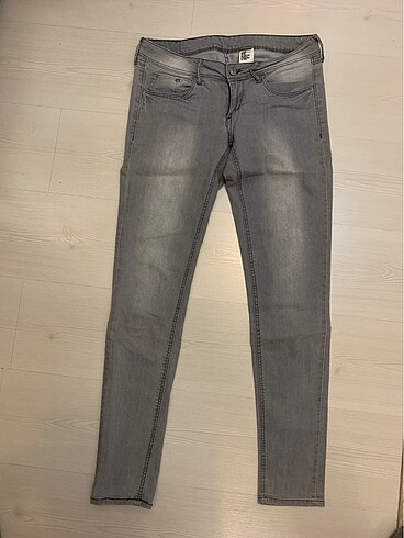 H&M jeans