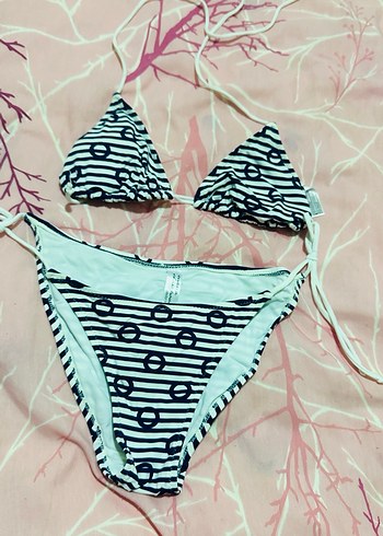 Çizgili ve Halkalı Bağlamalı Kadın Bikini
