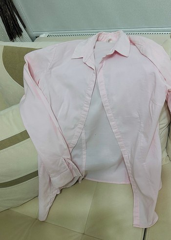 Pembe Yaka Düğmeli Kadın Gömlek