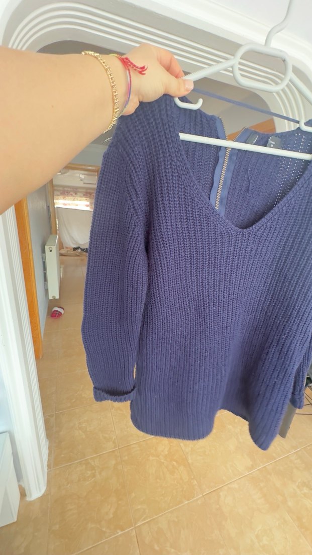 V Yaka Örgü Mavi Kadın Kazak - Görsel 2