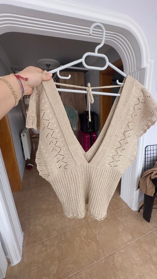 Bej V Yakalı Kısa Örgü Bohem Süveter - Görsel 2