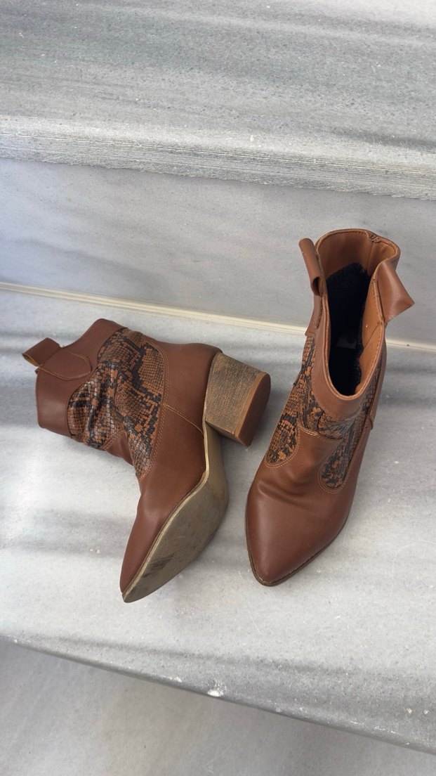 Deri Yılan Desenli Kahverengi Bağcıklı Kadın Bot - Görsel 4