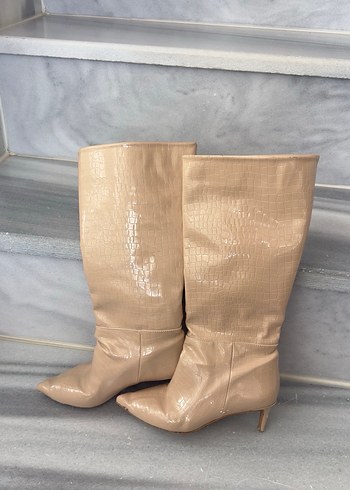 Bej Yılan Derisi Desenli İnce Topuklu Diz Boyu Çizme - Görsel 2