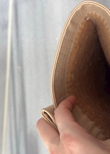 Bej Yılan Derisi Desenli İnce Topuklu Diz Boyu Çizme - Görsel 3