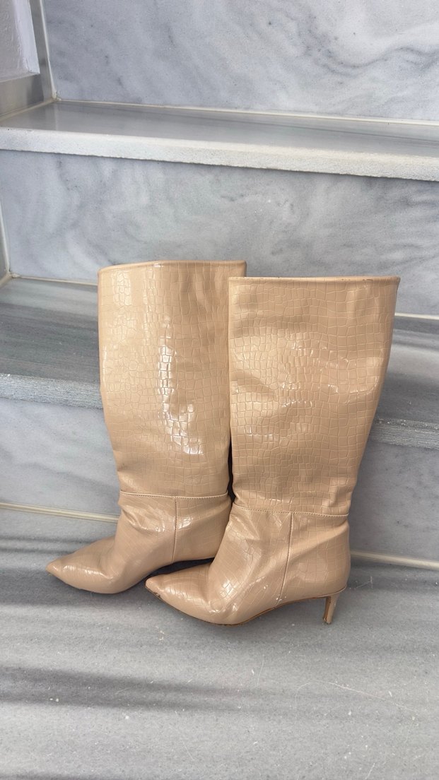 Bej Yılan Derisi Desenli İnce Topuklu Diz Boyu Çizme - Görsel 2