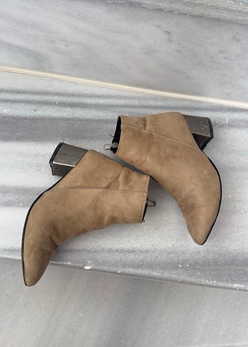 Bej Süet Kadın Topuklu Bot - Görsel 3