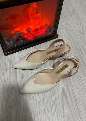 38 Beden beyaz Renk Zara Beyaz Stiletto Topuklu Kadın Abiye Ayakkabı