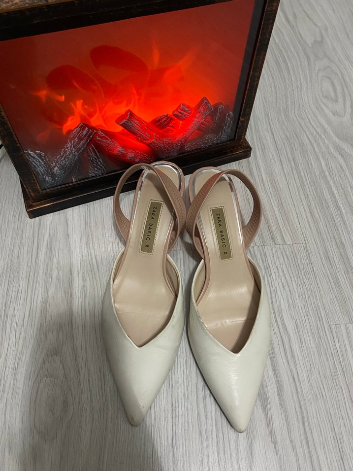 Zara Beyaz Stiletto Topuklu Kadın Abiye Ayakkabı - Görsel 2