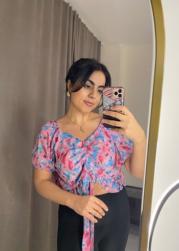 Pembe V Yaka crop Bluz - Görsel 4