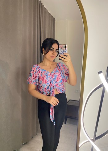 Pembe V Yaka crop Bluz - Görsel 2