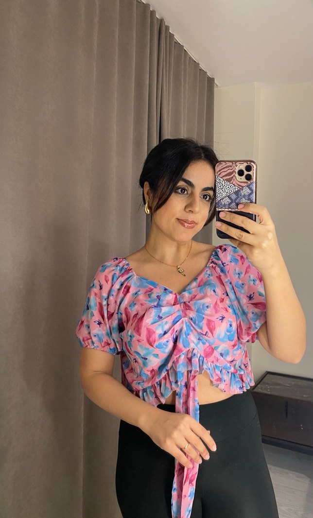 Pembe V Yaka crop Bluz - Görsel 3