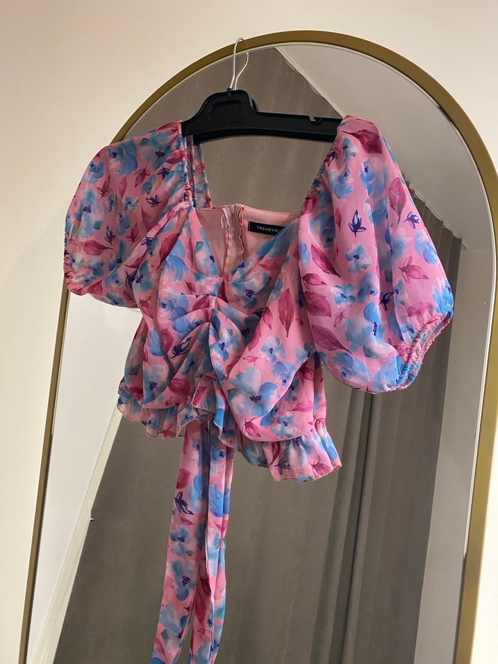 Pembe V Yaka crop Bluz - Görsel 5