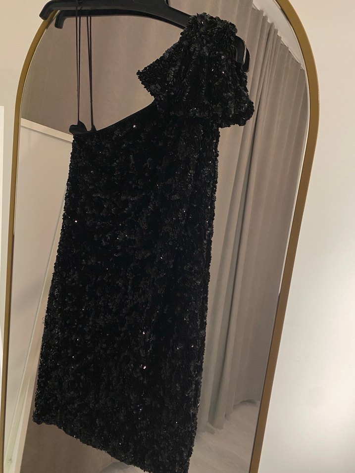 Gösterişli Siyah Payetli Uzun Abiye Elbise - Görsel 3