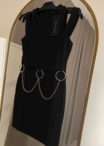 Zincir Detaylı Siyah Esnek Gotik Elbise - Görsel 3