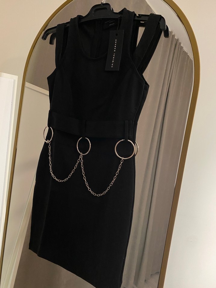 Zincir Detaylı Siyah Esnek Gotik Elbise - Görsel 3