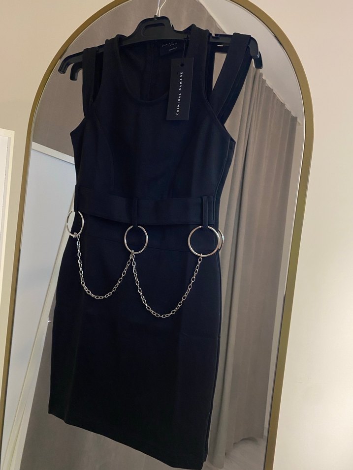 Zincir Detaylı Siyah Esnek Gotik Elbise - Görsel 5