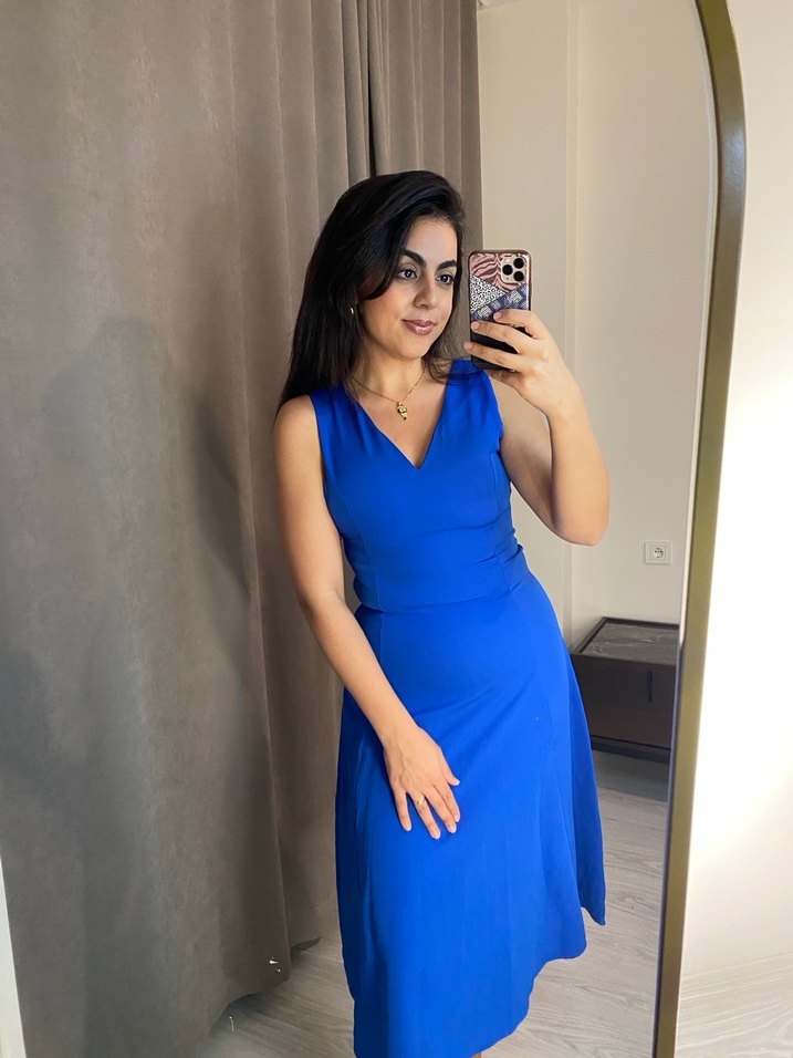 Mavi V Yakalı Midi Elbise - Görsel 2