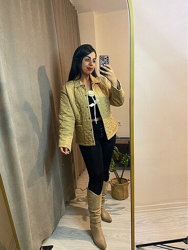 Krem rengi şişme mont