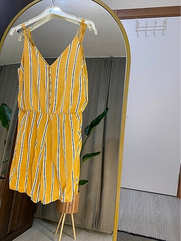Stradivarius marka Sarı Şort tulum