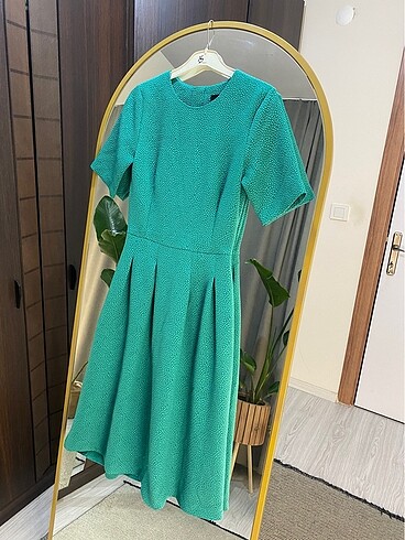 34 Beden H&M markalı yeşil elbise
