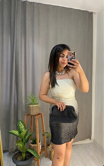Straplez şık gece elbisesi