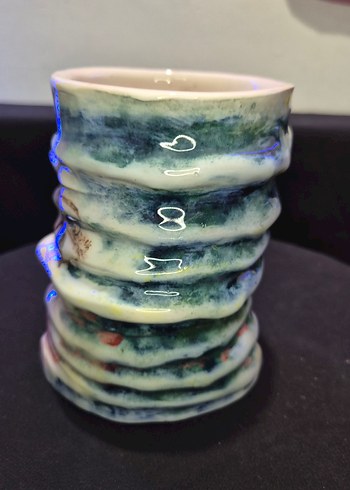 El Yapımı Figürlü Seramik Çocuk Kalemlik & Vazo - Görsel 3