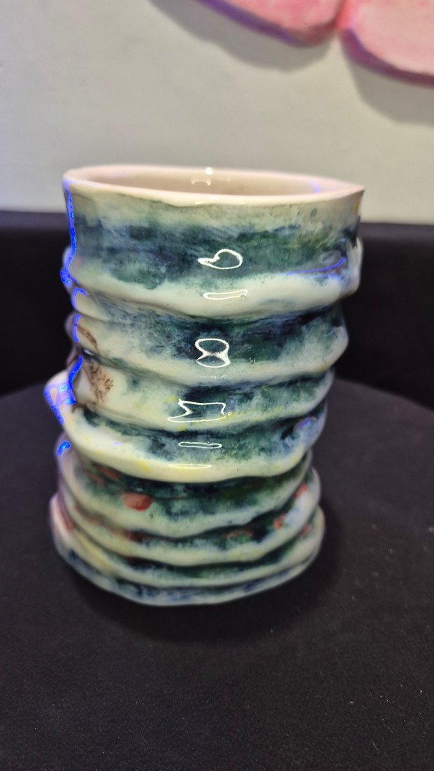 El Yapımı Figürlü Seramik Çocuk Kalemlik & Vazo - Görsel 3