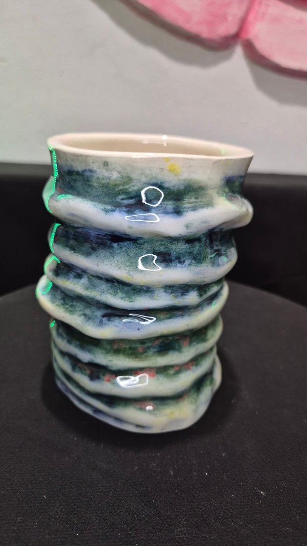 El Yapımı Figürlü Seramik Çocuk Kalemlik & Vazo - Görsel 4