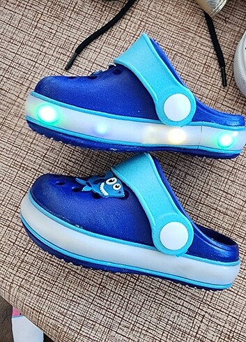 21 Beden lc waikiki ışıklı terlik crocs erkek bebek yeni numara 21