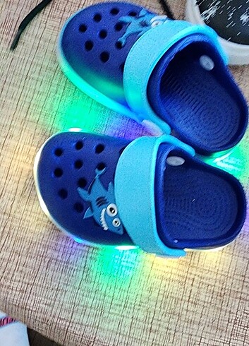 21 Beden mavi Renk lc waikiki ışıklı terlik crocs erkek bebek yeni numara 21