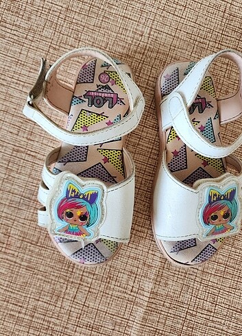 26 Beden L.o.l lc waikiki kız çocuk sandalet 26 numara beyaz