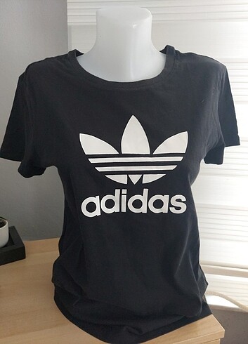 Orjinal Adidas tişört 