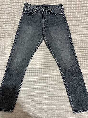 29 Beden siyah Renk Levis jean
