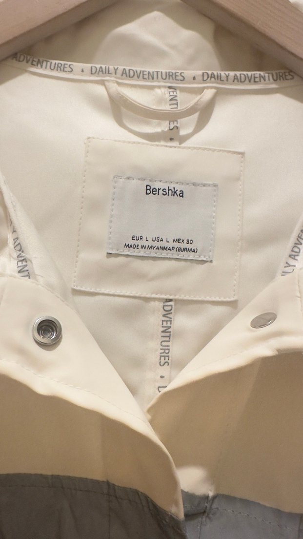 Bershka yağmurluk - Görsel 4