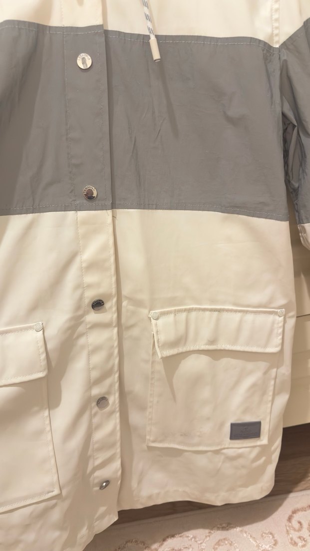 Bershka yağmurluk - Görsel 3