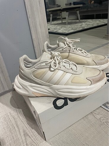 38,5 Beden ten rengi Renk Adidas spor ayakkabı