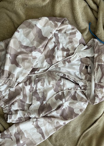 H&M YAĞMURLUK - Görsel 2