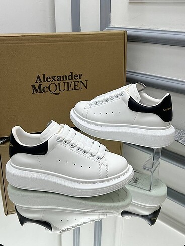 38 Beden beyaz Renk Alexander McQueen