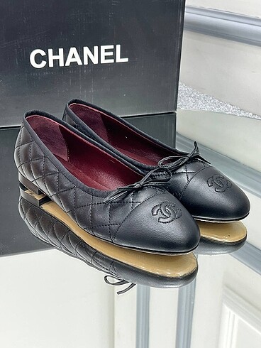 Chanel Kapitone Babet