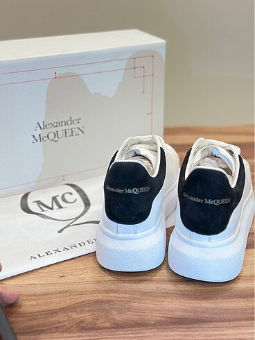 38 Beden Alexander McQueen Arkası Siyah Süet