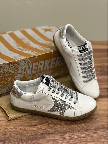 Golden Goose Deluxe