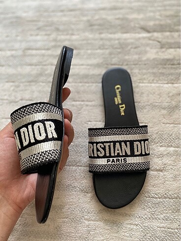 37 Beden siyah Renk Christian Dior Terlik